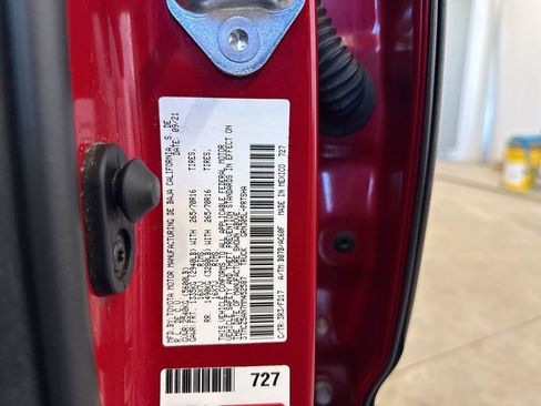 Used 2021 Toyota Tacoma TRD Off-Road AWD/4WD image 19