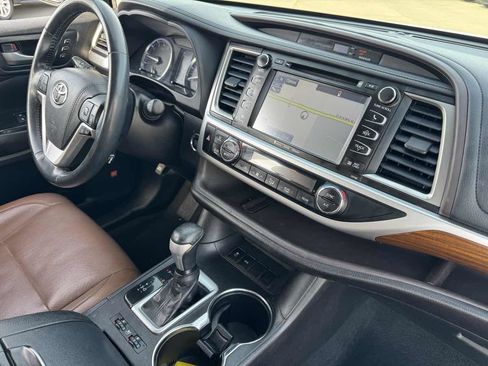 Used 2018 Toyota Highlander Limited image 59