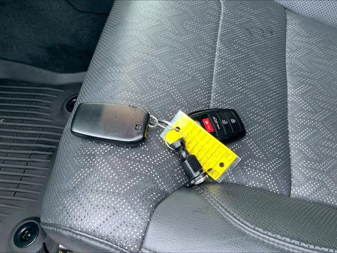 Used 2022 Toyota Tundra SR5 w/ SR5 Premium Package image 14