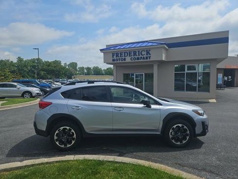 Used 2023 Subaru Crosstrek 2.0i AWD/4WD image 3