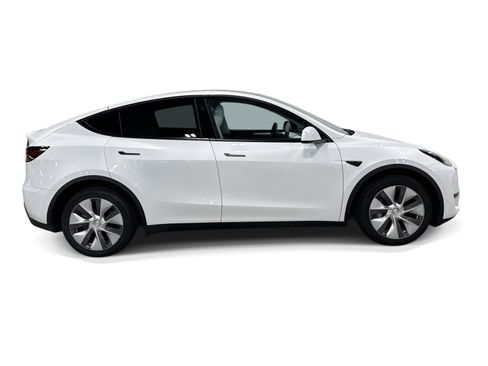 Certified 2023 Tesla Model Y Long Range AWD/4WD image 7