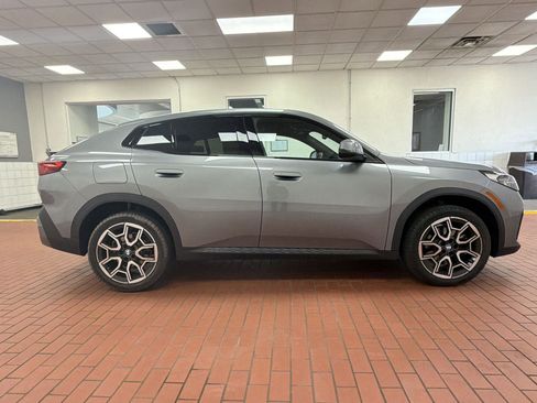 Used 2025 BMW X2 xDrive28i w/ Technology Package image 8
