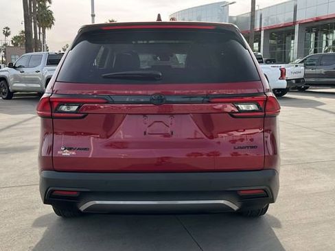 Used 2025 Toyota Grand Highlander AWD Hybrid image 25