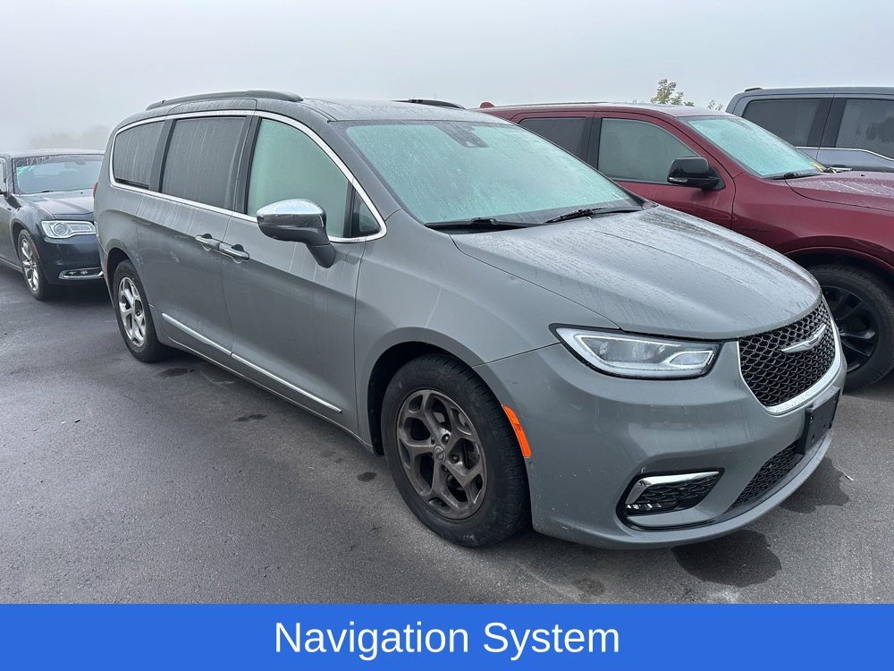 Used 2022 Chrysler Pacifica Limited FWD image 2