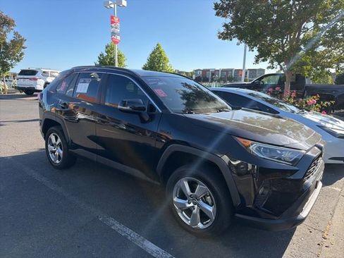 Used 2021 Toyota RAV4 XLE Premium AWD/4WD image 2