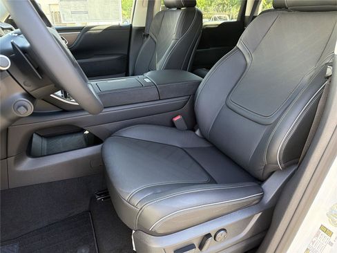 New 2026 INFINITI QX80 Luxe w/ Cargo Package AWD/4WD image 22