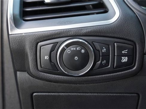 Used 2024 Ford Edge Titanium image 23