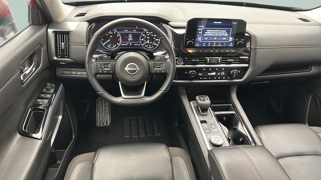 Used 2024 Nissan Pathfinder SL AWD/4WD image 10