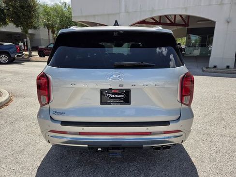 Used 2024 Hyundai Palisade Calligraphy FWD image 11