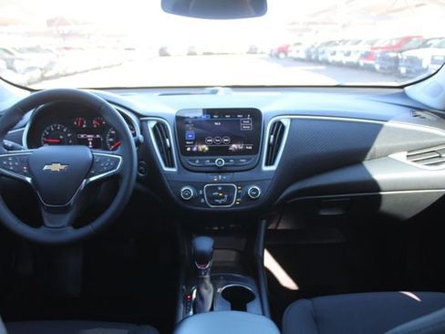 Used 2023 Chevrolet Malibu RS FWD image 17