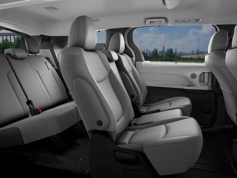 New 2026 Toyota Sienna LE FWD image 2
