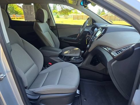 Used 2018 Hyundai Santa Fe SE FWD image 19