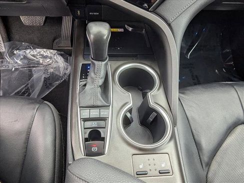 Used 2024 Toyota Camry XLE FWD image 12