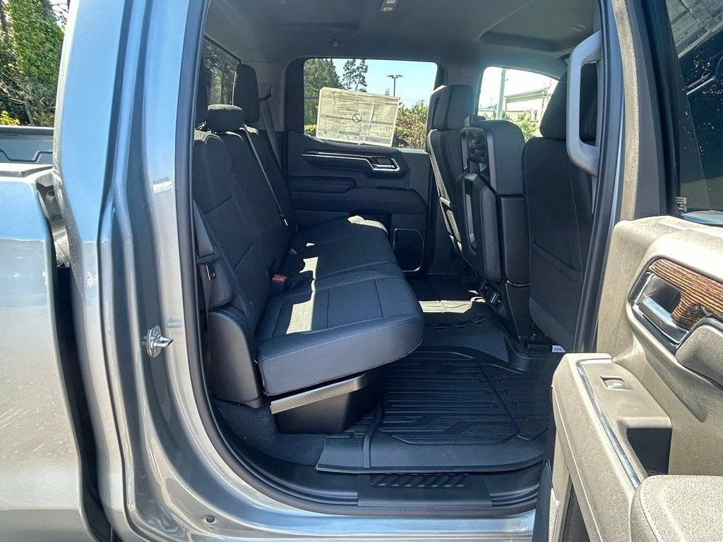 New 2026 GMC Sierra 1500 SLE w/ X31 Off-Road Package AWD/4WD image 35