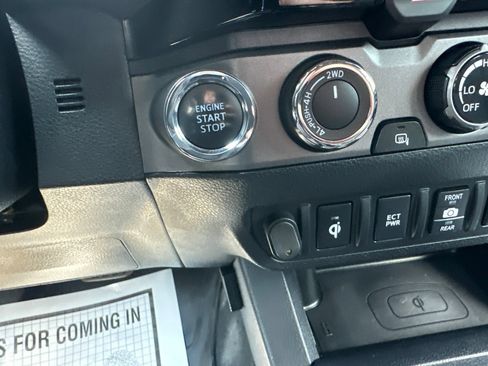 Used 2017 Toyota Tacoma TRD Sport w/ Tow Package (A/T) AWD/4WD image 56