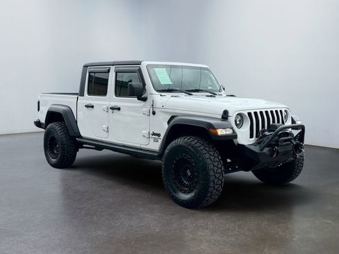 Used 2020 Jeep Gladiator Sport w/ Quick Order Package 24S AWD/4WD image 2