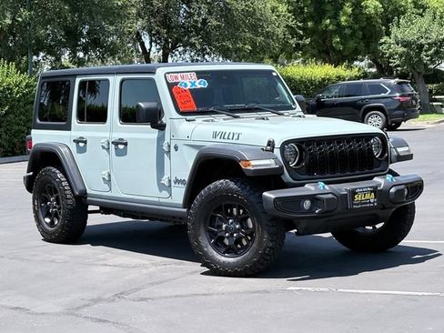 Used 2024 Jeep Wrangler Unlimited AWD/4WD image 2