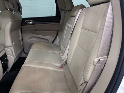 Used 2016 Jeep Grand Cherokee Laredo RWD image 23