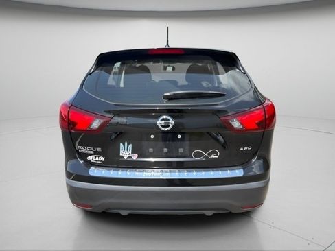 Used 2018 Nissan Rogue Sport S w/ S Appearance Package AWD/4WD image 12