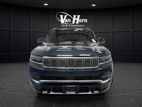 Used 2024 Jeep Grand Wagoneer Series III w/ HD Trailer Tow Package image 8