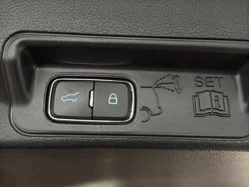 Used 2025 Ford Explorer Platinum w/ Ultimate Package image 25