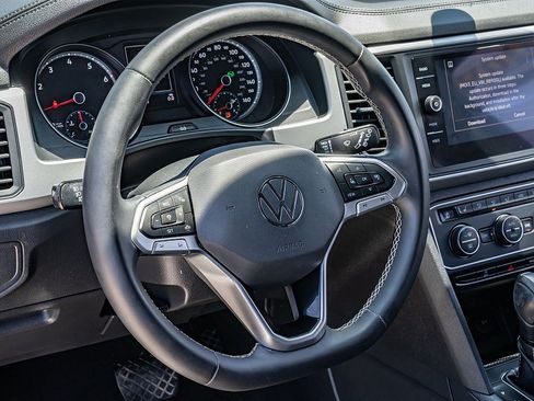 Used 2021 Volkswagen Atlas Cross Sport SE FWD image 24
