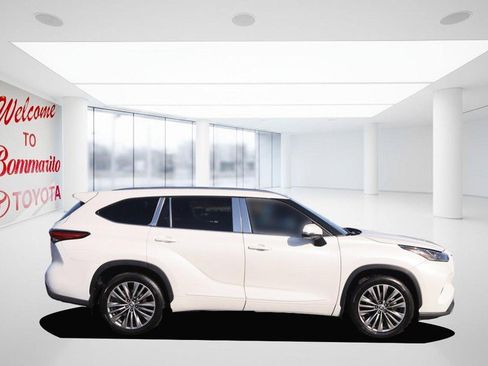 Used 2021 Toyota Highlander Platinum image 5