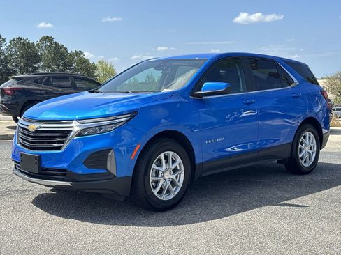 Used 2024 Chevrolet Equinox LT w/ LPO, Floor Liner Package image 5