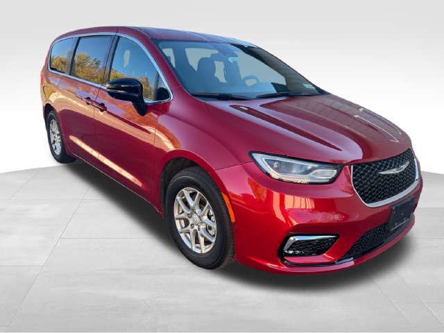 New 2026 Chrysler Pacifica Select FWD image 24