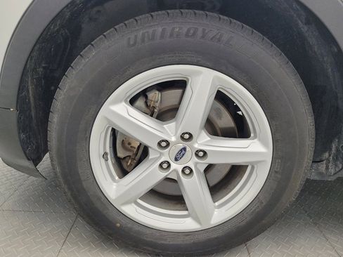Used 2018 Ford Explorer XLT FWD image 31