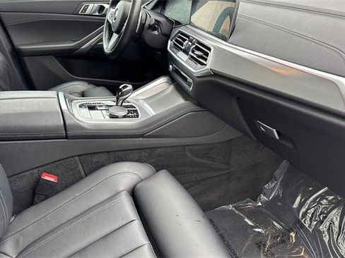 Used 2022 BMW X6 xDrive40i w/ M Sport Package image 19