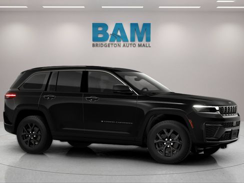 New 2026 Jeep Grand Cherokee Altitude AWD/4WD image 2