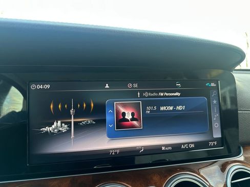 Used 2019 Mercedes-Benz E 300 4MATIC image 16