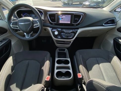 Used 2023 Chrysler Voyager LX FWD image 27