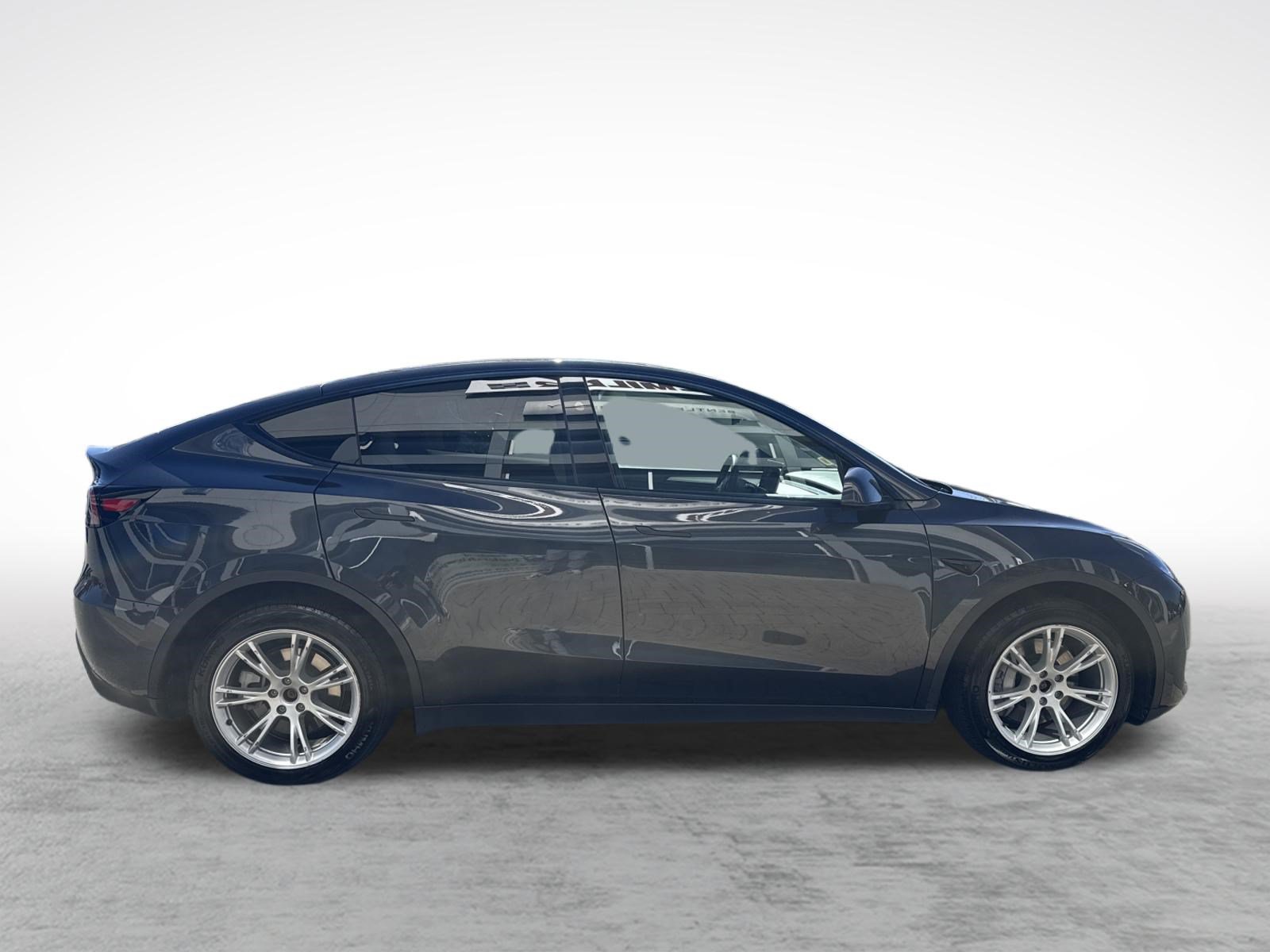 Used 2024 Tesla Model Y Long Range AWD/4WD image 10