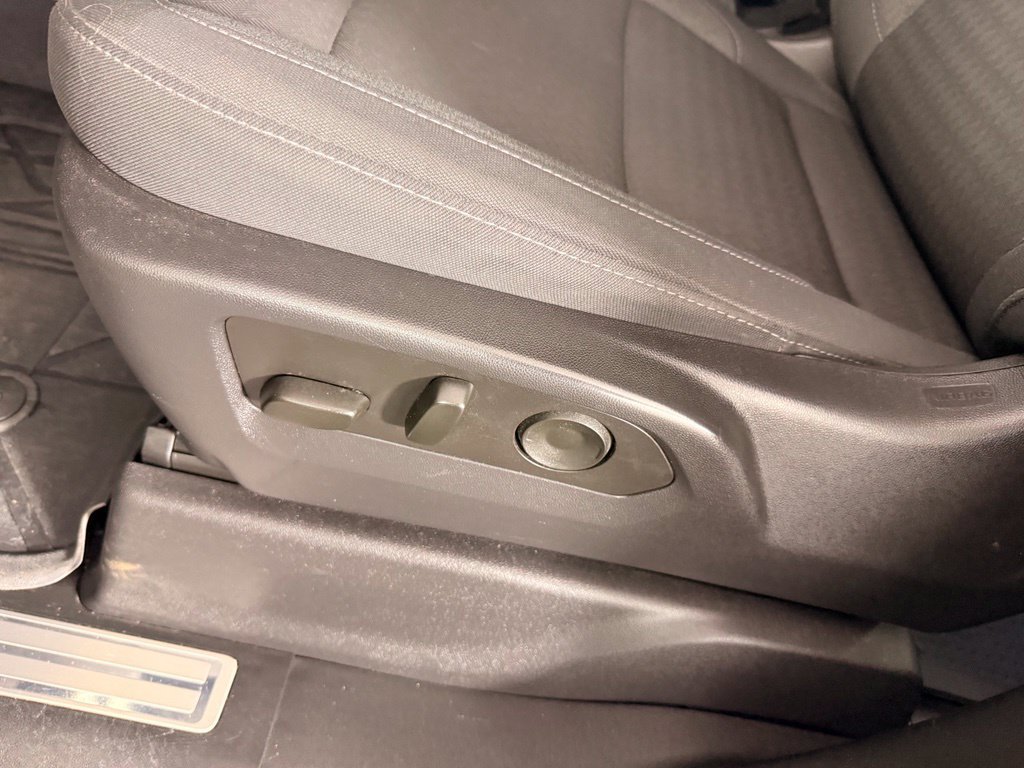 Used 2024 Chevrolet Silverado 1500 RST AWD/4WD image 30