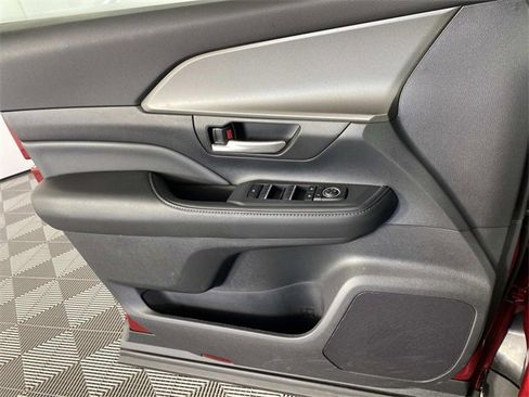 Used 2025 Toyota Grand Highlander AWD Hybrid image 25