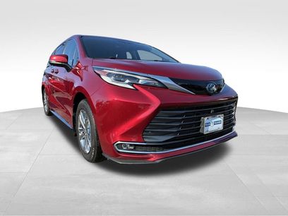 Used 2022 Toyota Sienna Platinum