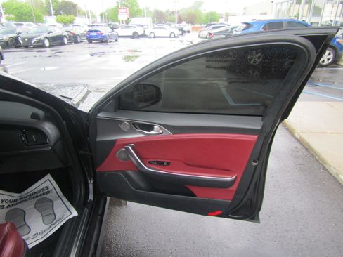 Used 2019 Kia Stinger GT2 AWD/4WD image 14