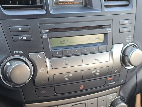 Used 2010 Toyota Highlander SE image 24