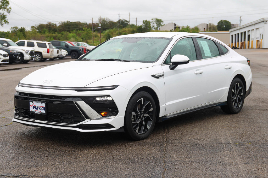 Used 2025 Hyundai Sonata SEL FWD image 6