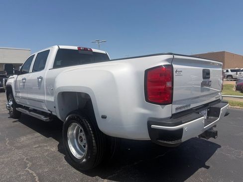 Used 2018 GMC Sierra 3500 Denali w/ Duramax Plus Package AWD/4WD image 12