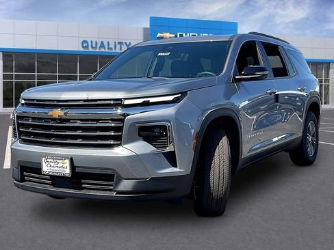 New 2026 Chevrolet Traverse LT w/ Driver Confidence Package FWD image 2