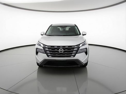 Used 2025 Nissan Rogue SV image 2