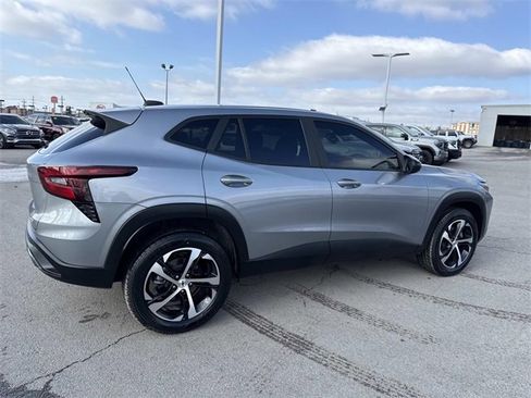 Certified 2024 Chevrolet Trax RS w/ Driver Confidence Package image 2