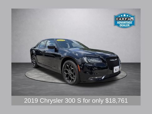 Used 2019 Chrysler 300 S AWD/4WD image 1