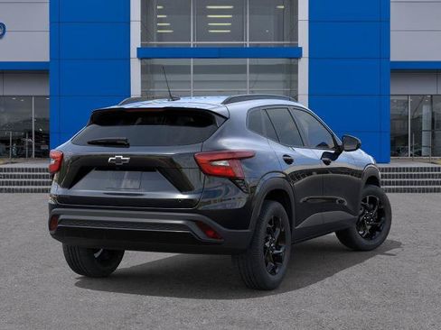 New 2026 Chevrolet Trax LT w/ Driver Confidence Package FWD image 4