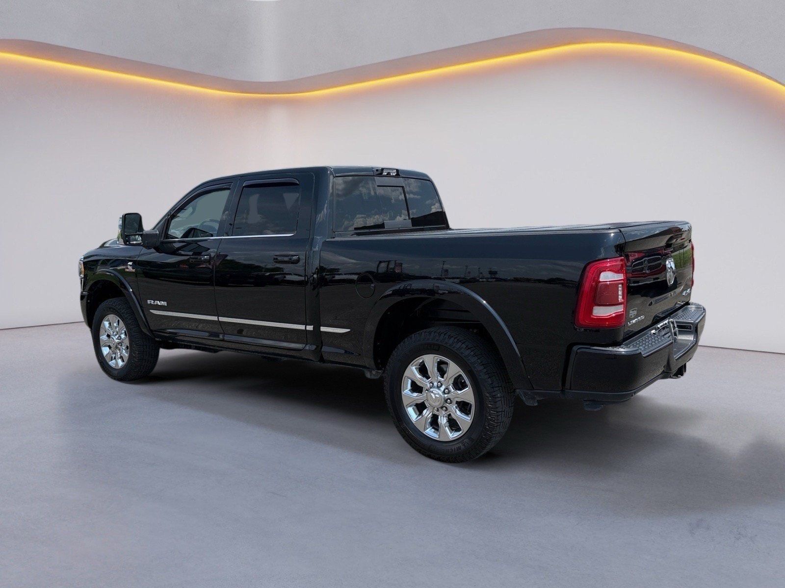 Used 2023 RAM 2500 Limited AWD/4WD image 5