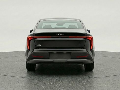 Used 2025 Kia K4 LXS image 7