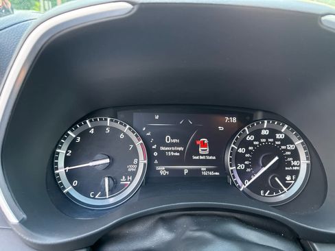 Used 2021 Toyota Highlander XLE AWD/4WD image 10